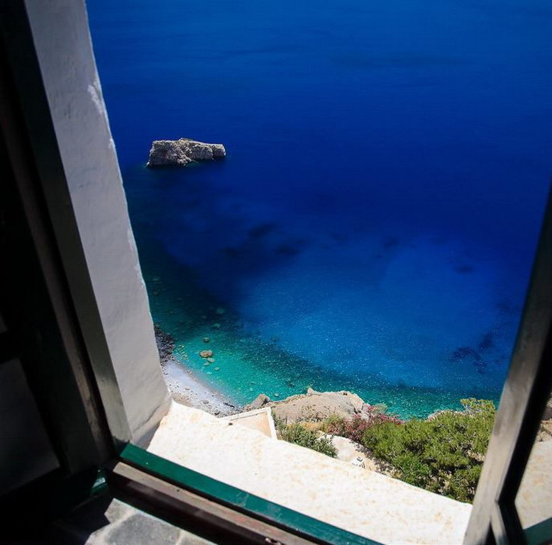  Manastir Panagia Hozoviotissa na ostrvu Amorgos 